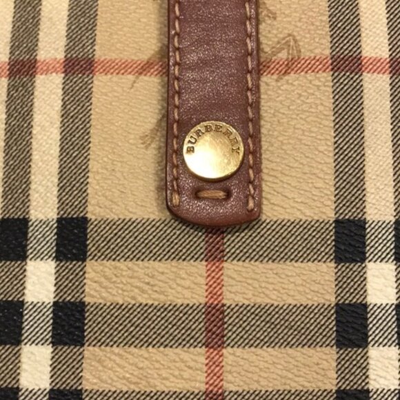 Burberry Check Pattern Shoulder Bag - Picture 4 of 11